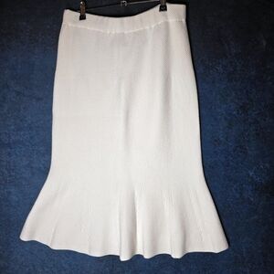 Elegant White Women's Skirt
